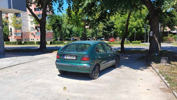 Нарекоха бизнесмен "простак", ето каква е причината СНИМКИ