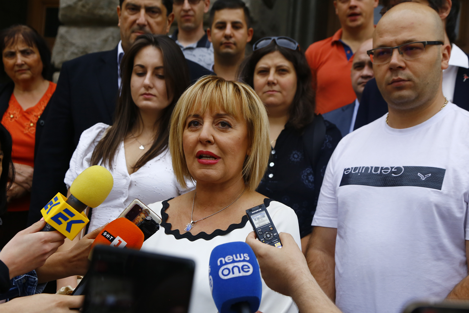 Заради вандалите, нарязали ПСА: Манолова с люта закана