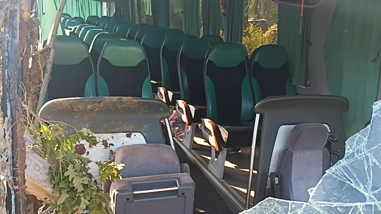 Автобус с пътници излетя от пътя на разклона за Ловеч и Троян