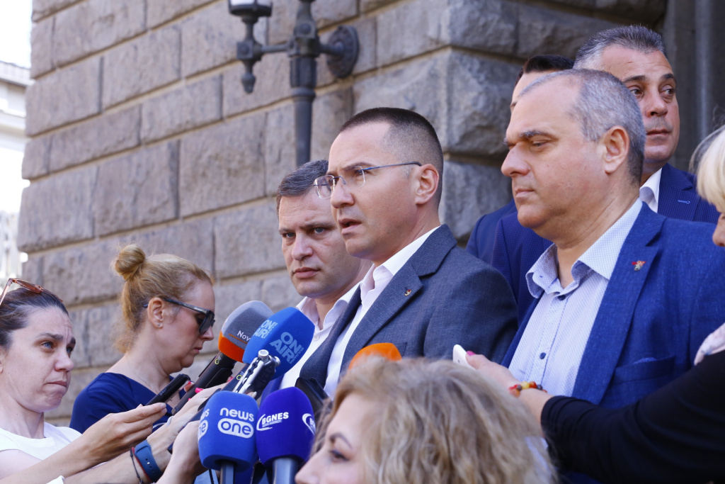 Извънреден ход от ВМРО! Отказват да регистрират листи за изборите