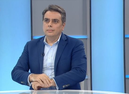Асен Василев се изпусна за резултатите от проучването да има ли коалиция ПП - ДБ