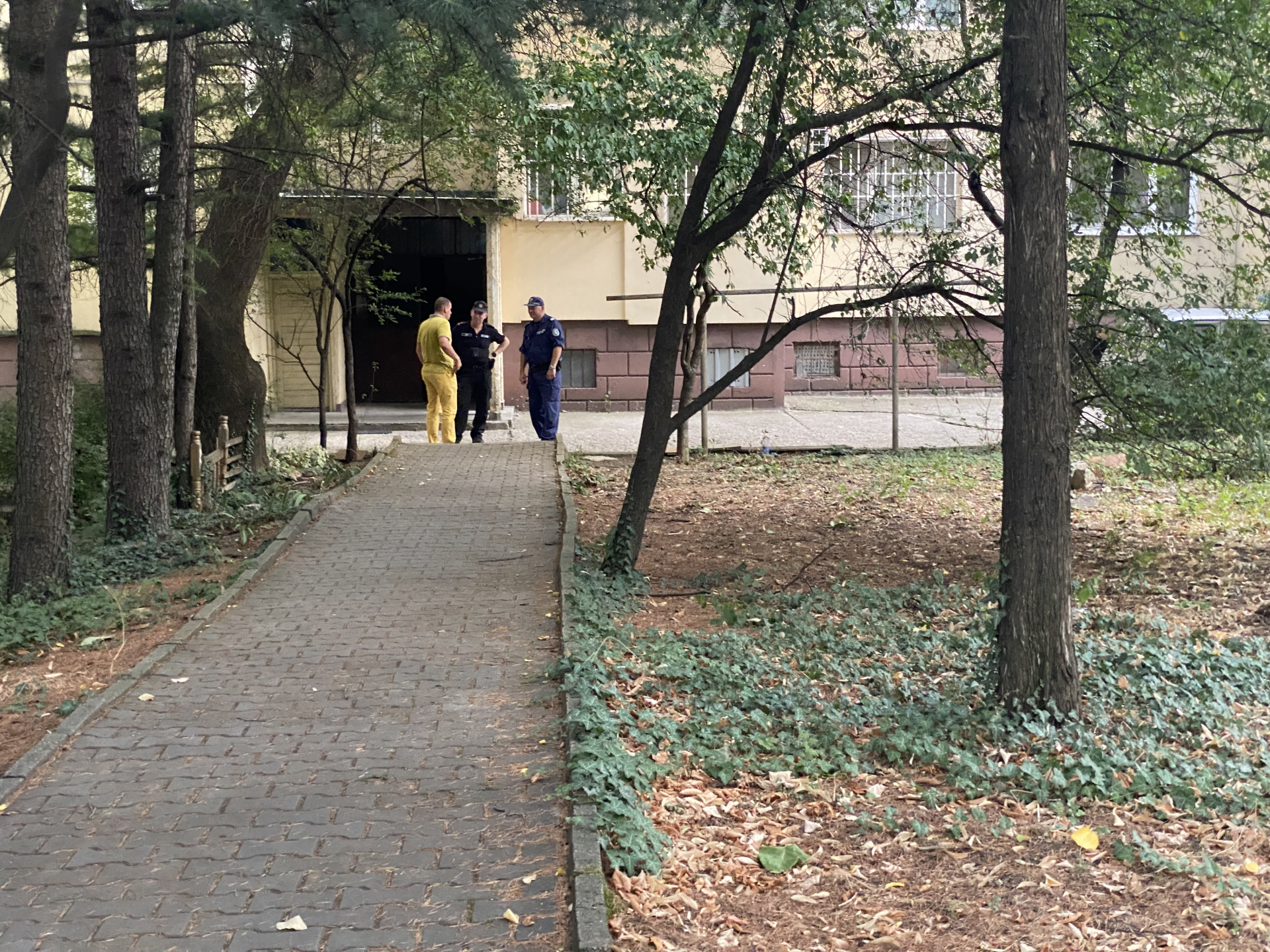 Първи СНИМКИ от блока на ужасите в Стара Загора