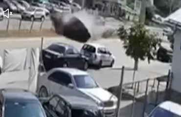 Брутално ВИДЕО: Младок си регистрира колата във Видин и веднага катастрофира зрелищно