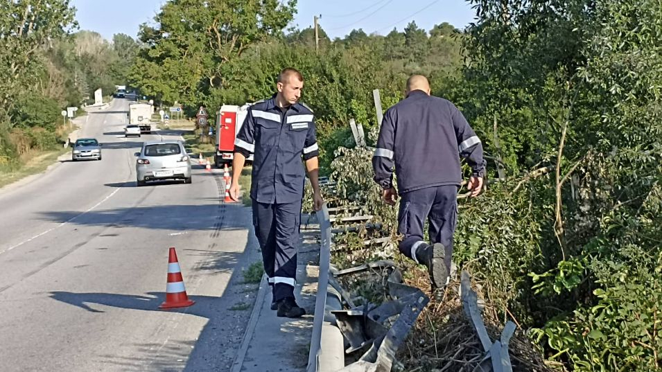 Спасителите на шофьор в Тервел: Истинско чудо е това, което видяхме СНИМКИ