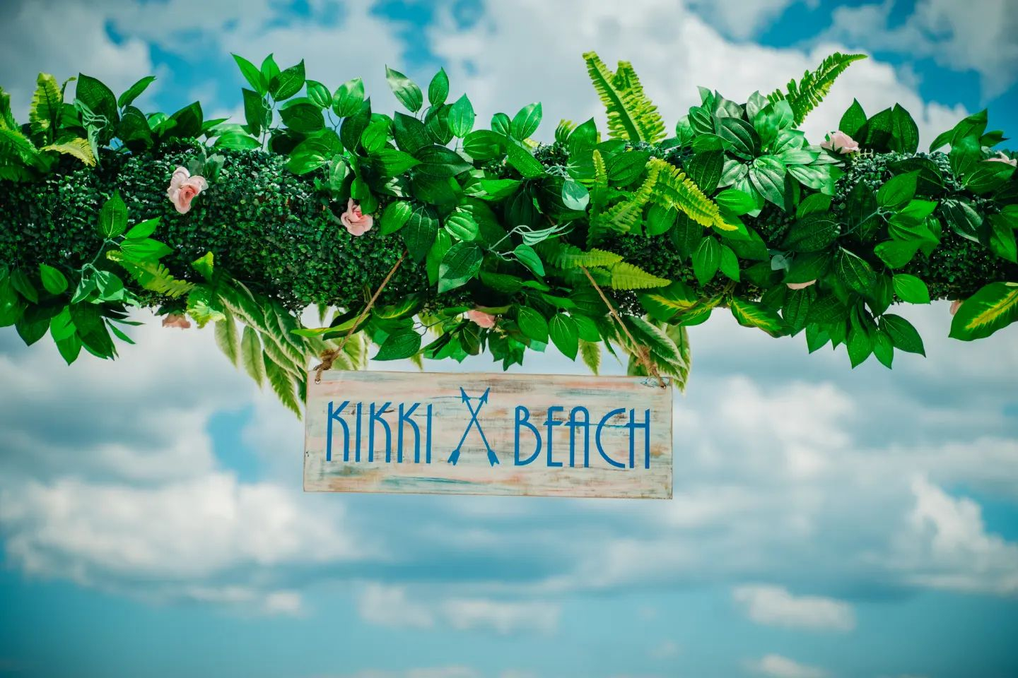 Английски продуценти пристигнаха в България, за да снимат Kikki beach
