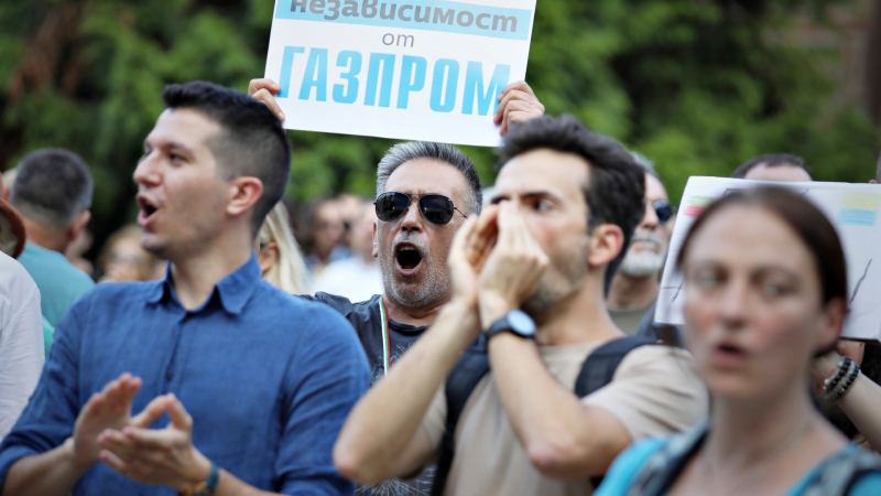 Волгин: За западните ценности на жълтопаветниците и за празните хладилници на Ганьовците