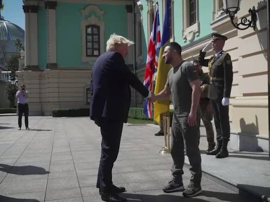 Джонсън на крака при Зеленски за празника, обеща му... ВИДЕО 