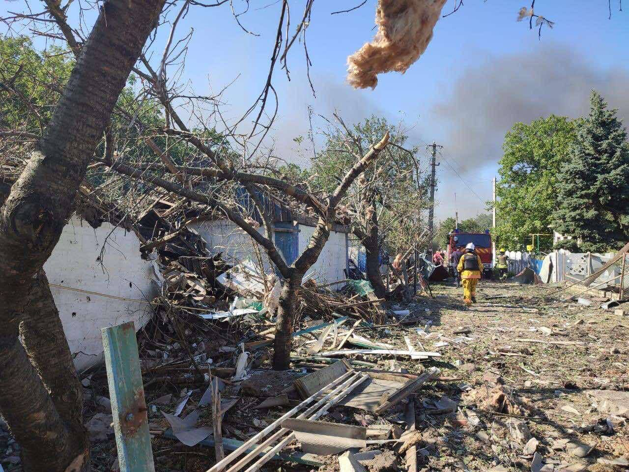 Навръх празника: Зеленски със страшна вест за загинали и ранени след руски ракетен удар ВИДЕО 