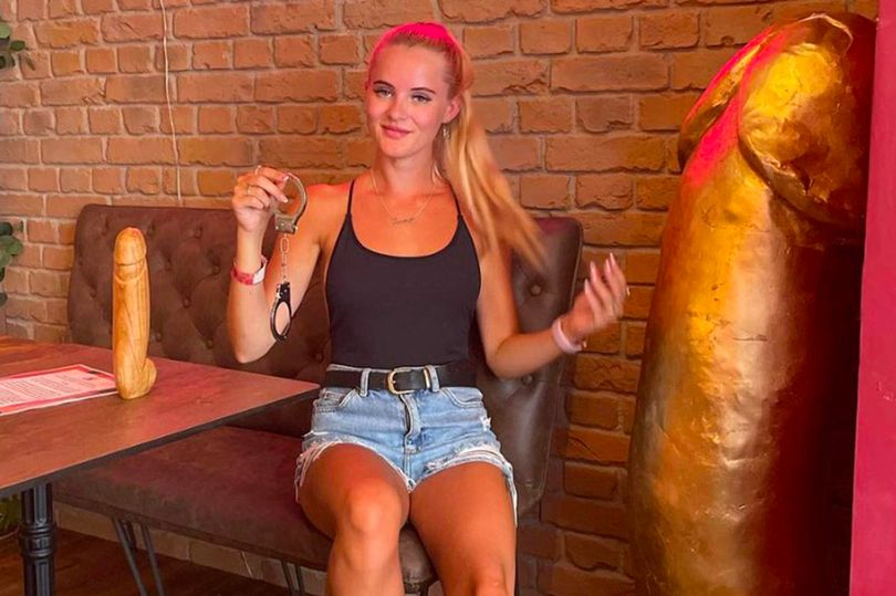 Отвориха първия секс ресторант в Англия и последва огромен скандал СНИМКИ 18+