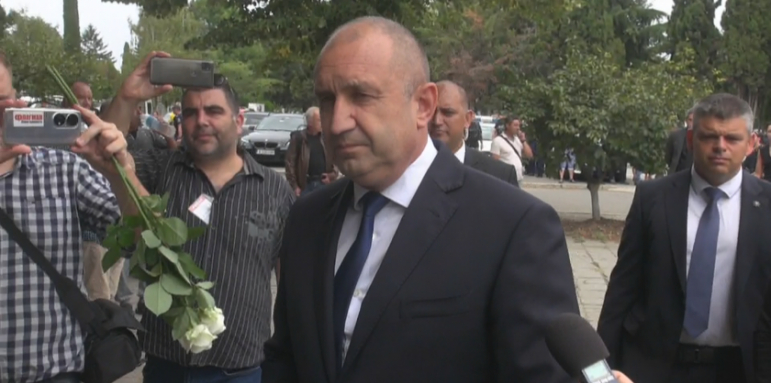 Радев със силни думи на поклонението на убитите полицаи, посочи виновниците за гибелта им!