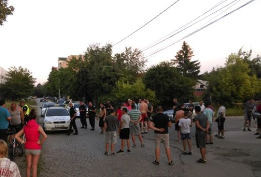 Първо в БЛИЦ! Сблъсъци между два ромски рода в махалата на Нова Загора, има пострадали