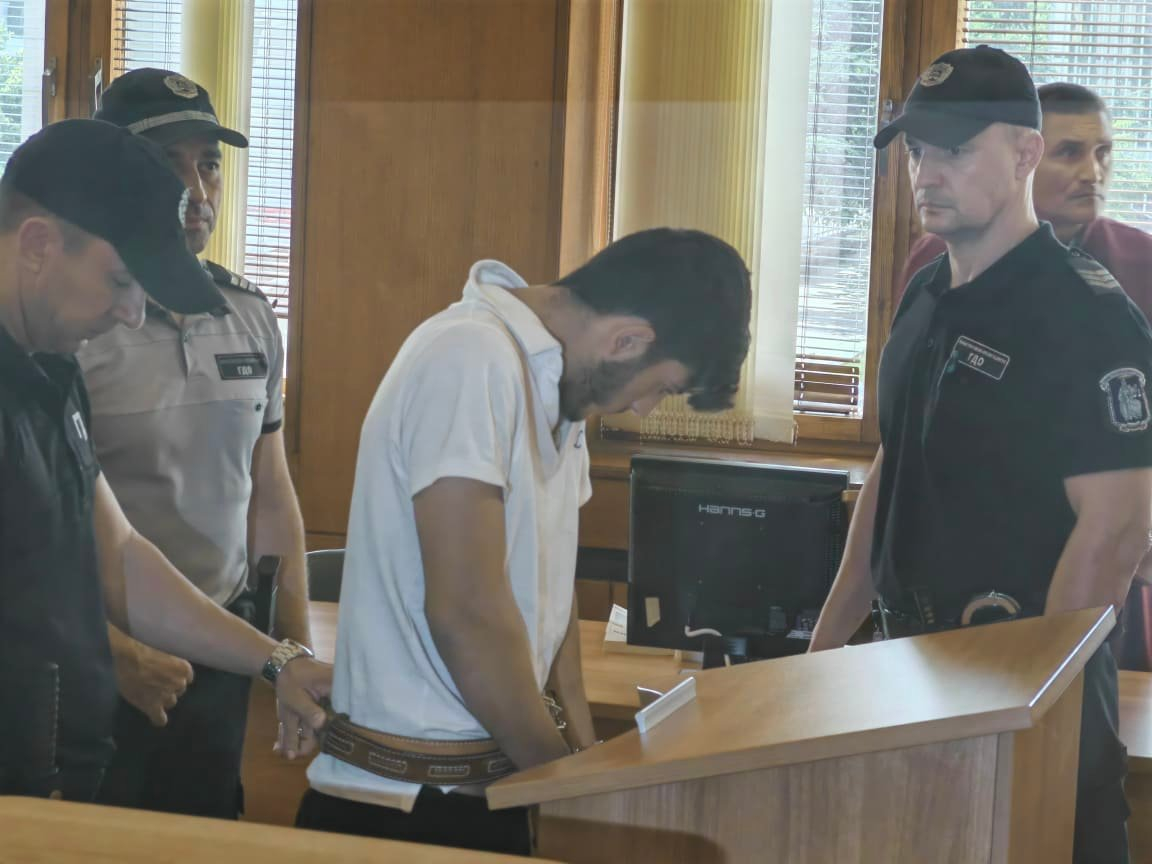 Заплита се страшна интрига покрай 15 г. Омар, убил полицаите в Бургас ВИДЕО