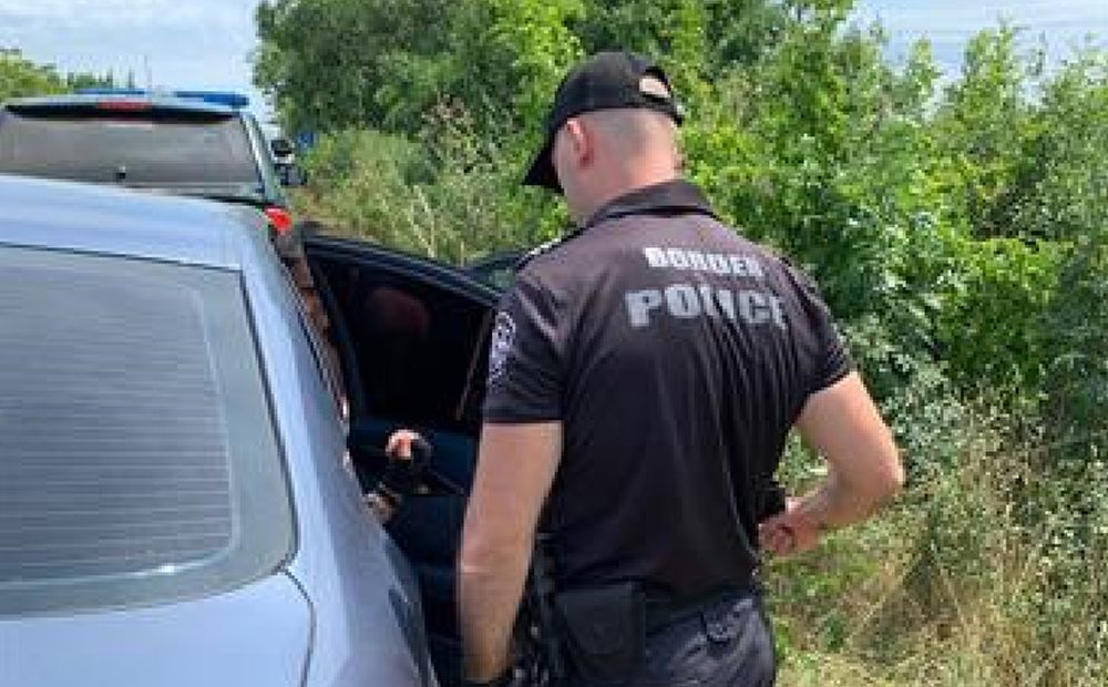 Виновен шофьор кълне грозно полицаи: Не двама, по 20 на ден да умирате! 