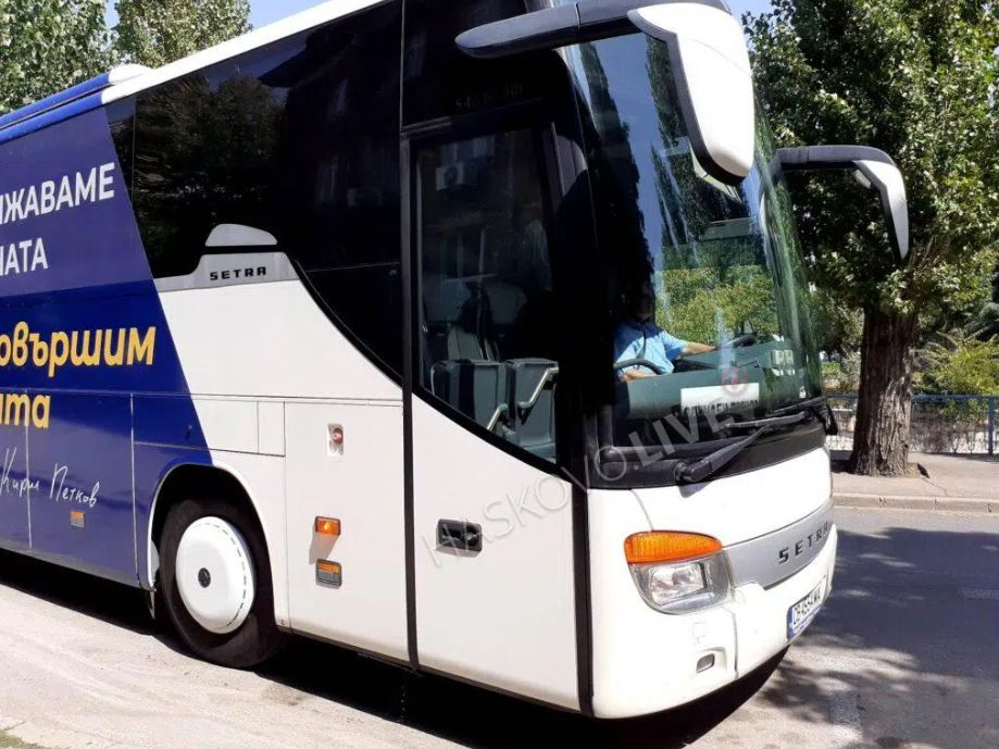 Петков и Василев се качиха на рейса, а Лена... СНИМКИ