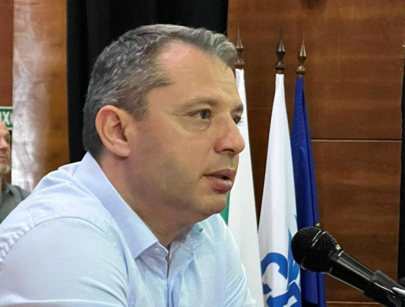 Делян Добрев с ново предизвикателство към Асен Василев, призова Кирил Петков да...