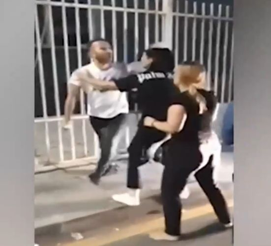 Кръв се ля на границата! Турчин извади нож на български туристи ВИДЕО