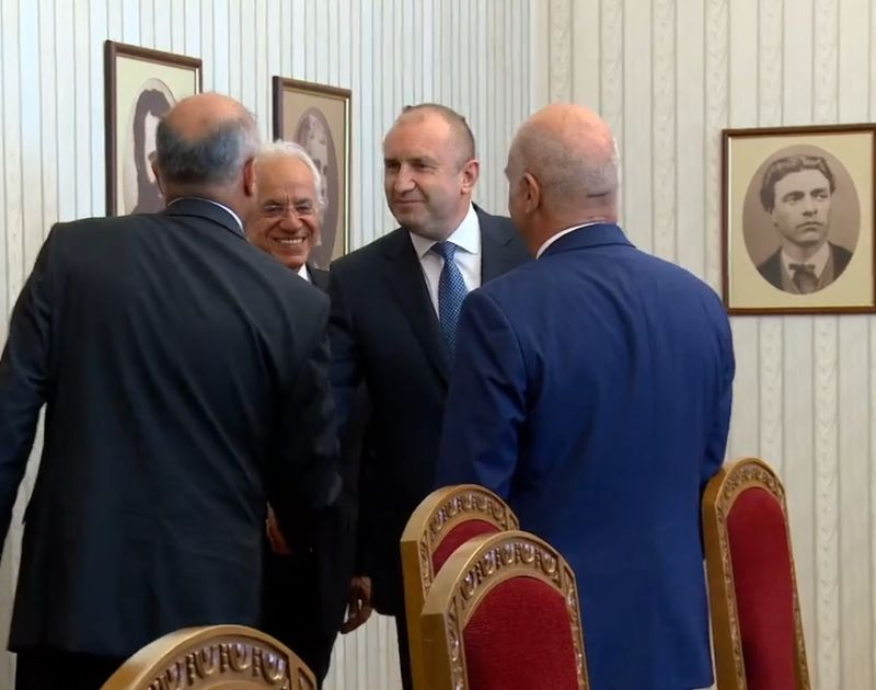 Радев: България е акционер с 20% в терминала за втечнен газ в Александруполис ВИДЕО