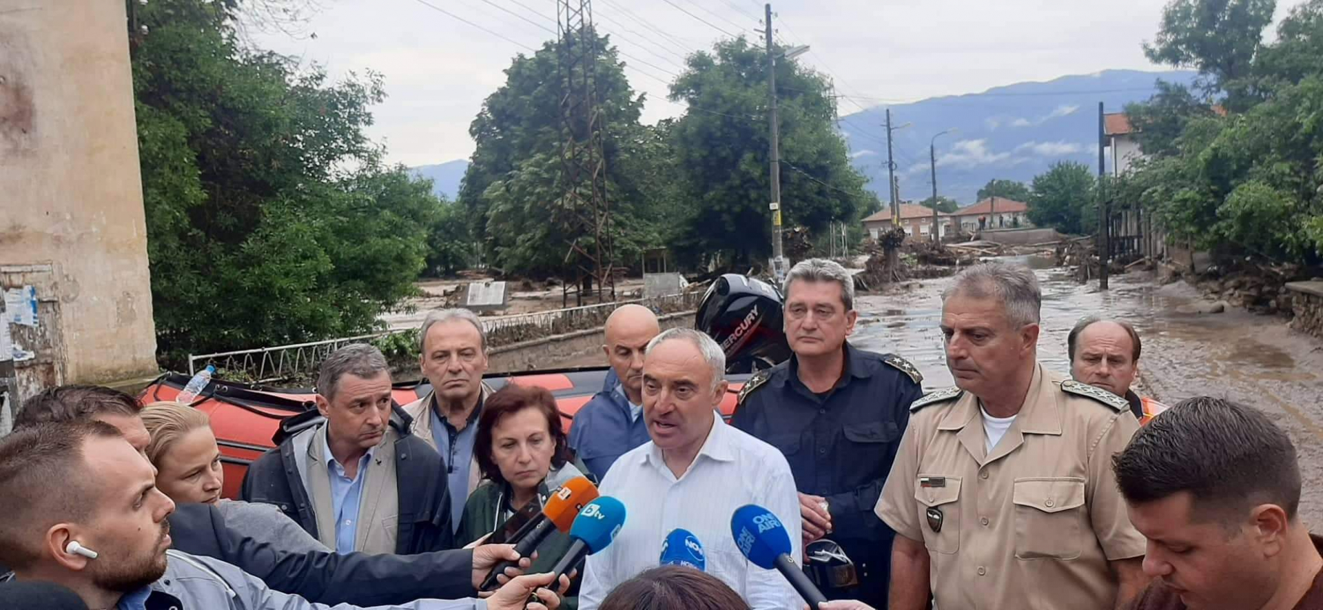  Комисар Николов заговори за чудо насред водния ад в Карловско, такова нещо се случвало... СНИМКИ