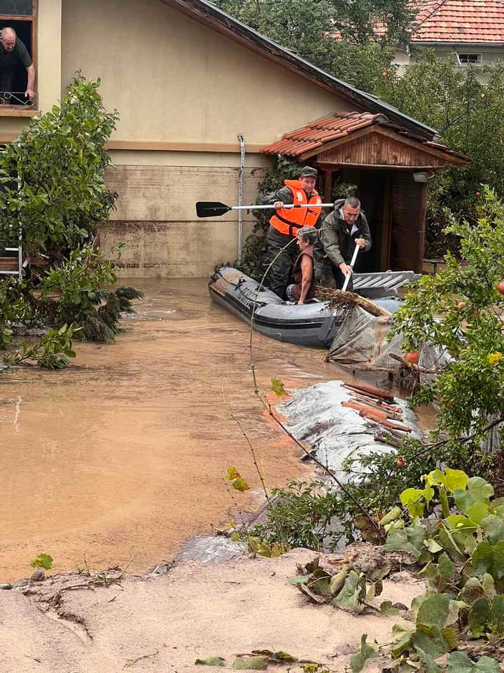 Последни новини за водния апокалипсис в Карловско СНИМКИ