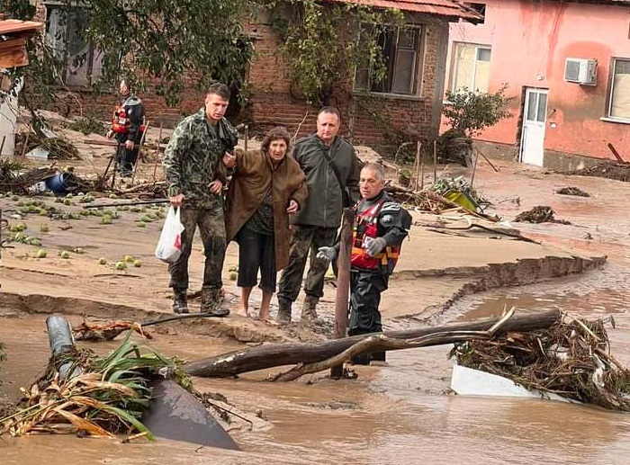 Последни новини за водния апокалипсис в Карловско СНИМКИ