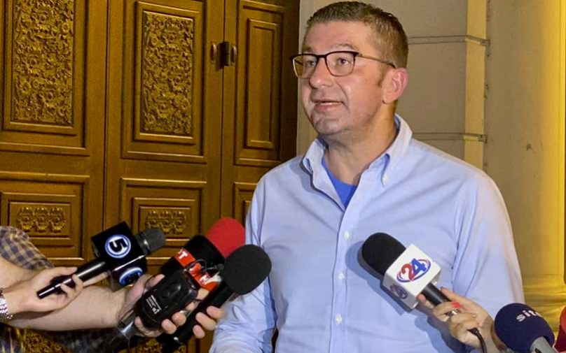 Мицкоски подготвя референдум за отмяна на Договора за добросъседство с България