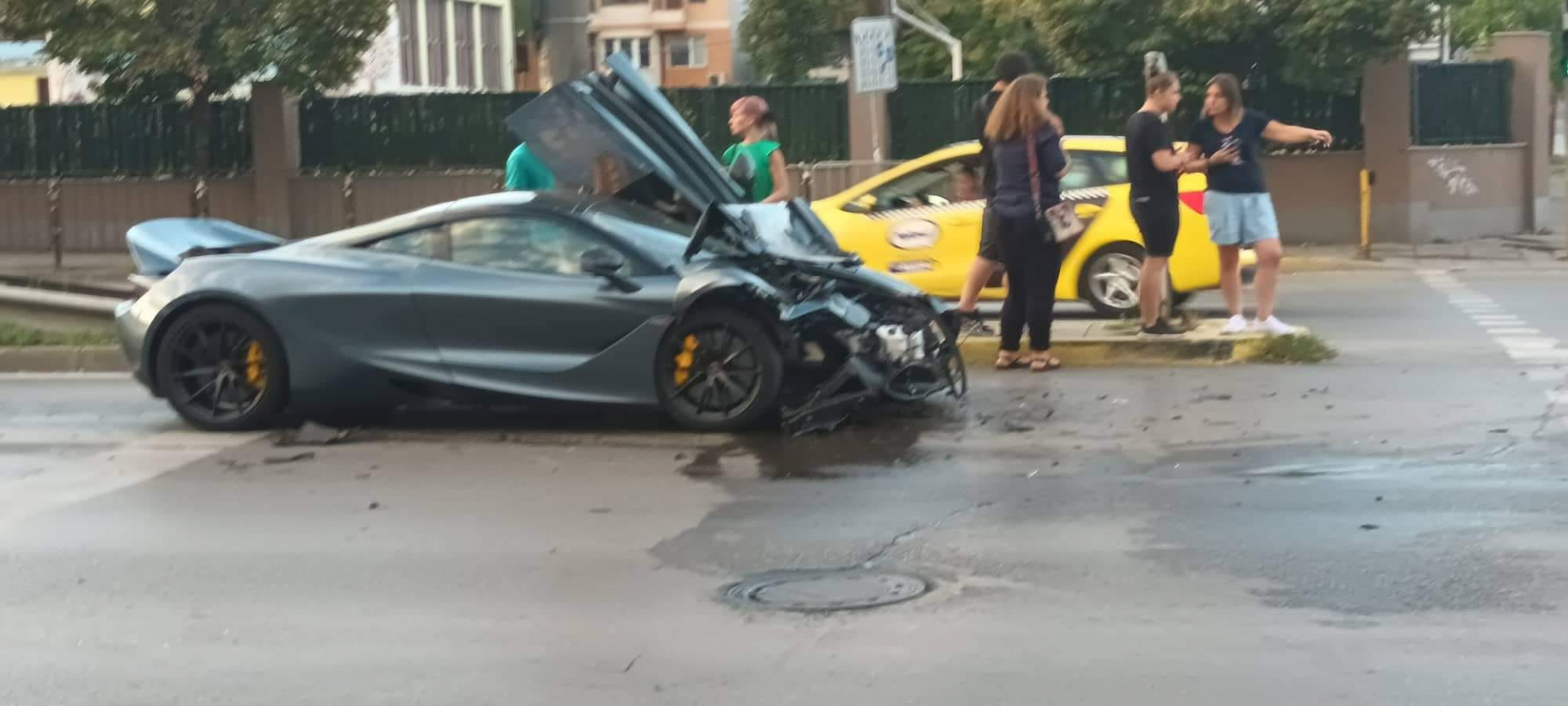 Разбиха суперкола за половин милион лева на бул. "Сливница" в столицата ВИДЕО