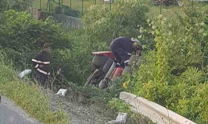 Камион падна в дере във Врачанско, а в него - двама мъже с...