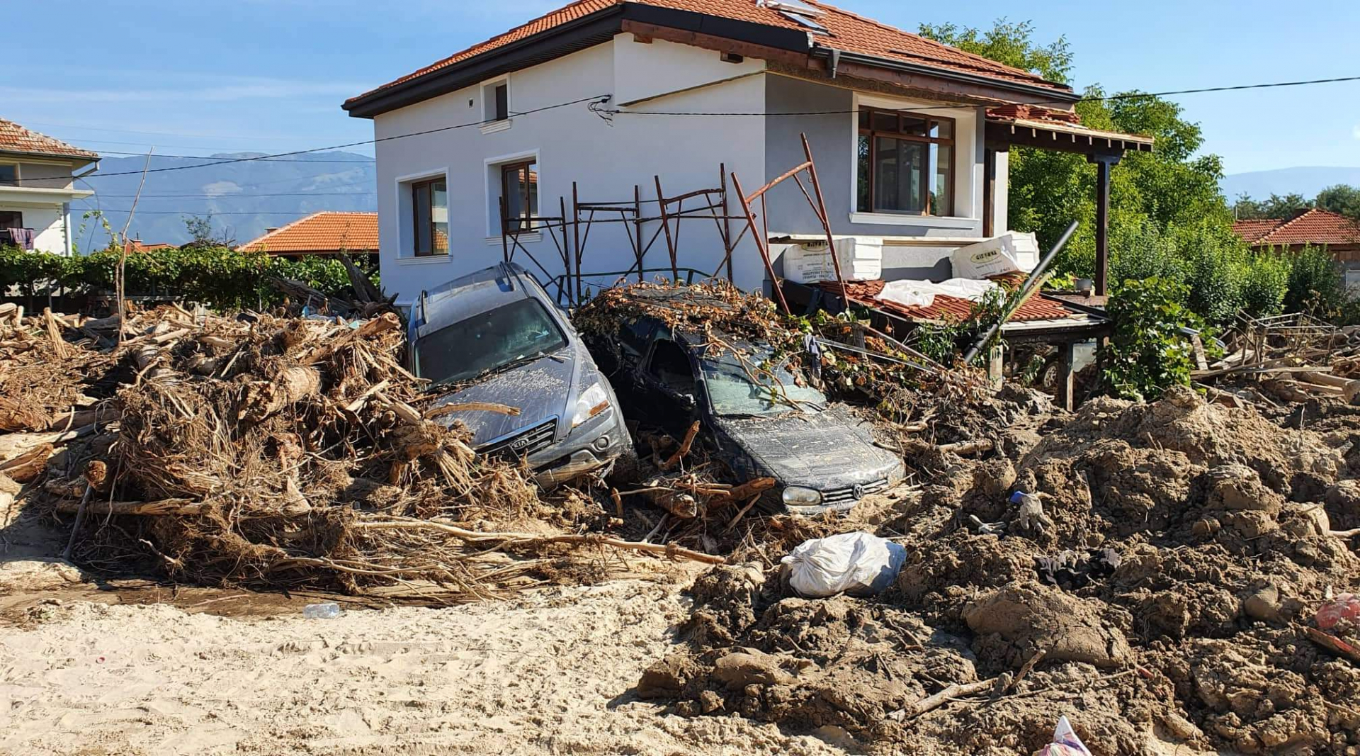 Половината село Богдан щеше да е издавено, ако се бе случило това БЛИЦ TV