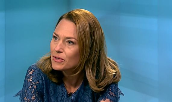 Ива Митева издаде какъв ужас я застигнал всеки ден в парламента ВИДЕО