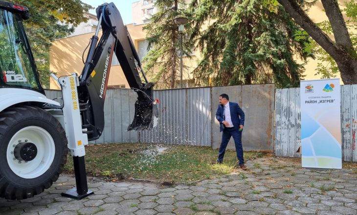 Д-р Делян Георгиев: За седмица в "Изгрев" започнахме строителство на нова ясла и крило към 23-та ДГ "Здраве" за още 75 деца