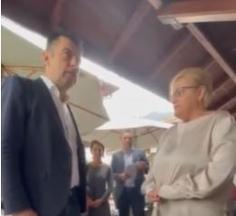 Жена приклещи Петков с неудобни въпроси в Тетевен, а той подви опашка и... ВИДЕО