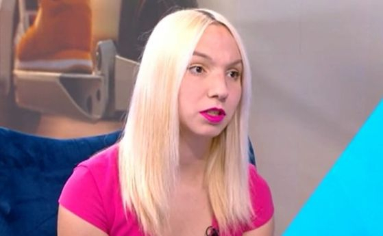 Дрогираната Емили с тротинетката пусна страшна СНИМКА 18+ след като я помля бус