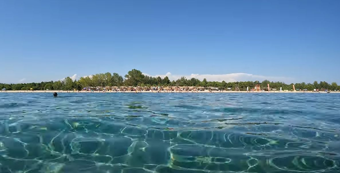 Това ВИДЕО разкри защо българите масово избраха гръцкото море