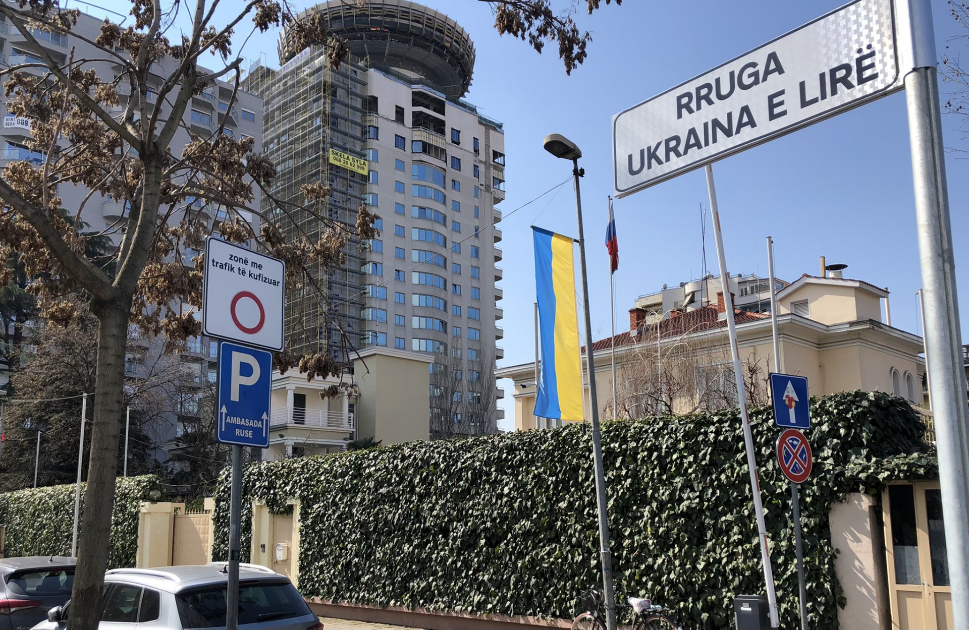 Руското посолство в Тирана се премести от улица “Свободна Украйна”
