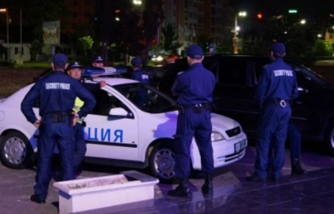 Извънредно в БЛИЦ! Стрелба по тъмно в София, почерня от полиция