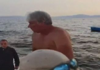 Мъжът, паднал от яхта по време на бурята в Поморие, проговори след ужаса 
