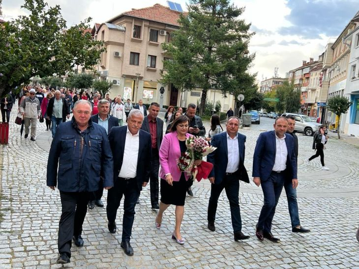 Нинова в Гоце Делчев: Нека покажем, че сме независим народ, който държи съдбата си в свои ръце                                            