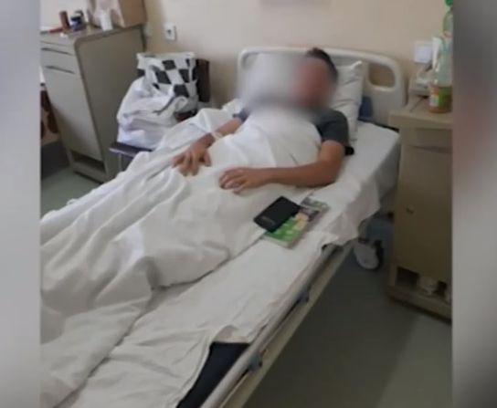 Заради торта! Ученик млати зверски другарчето си в междучасие, вкара го в болница ВИДЕО 