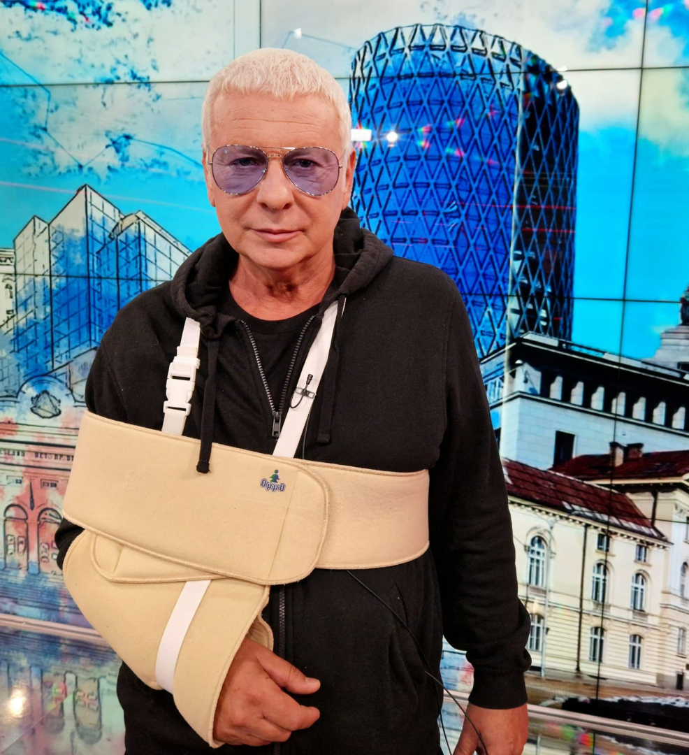 Певецът Стенли се потроши по нелеп начин СНИМКА