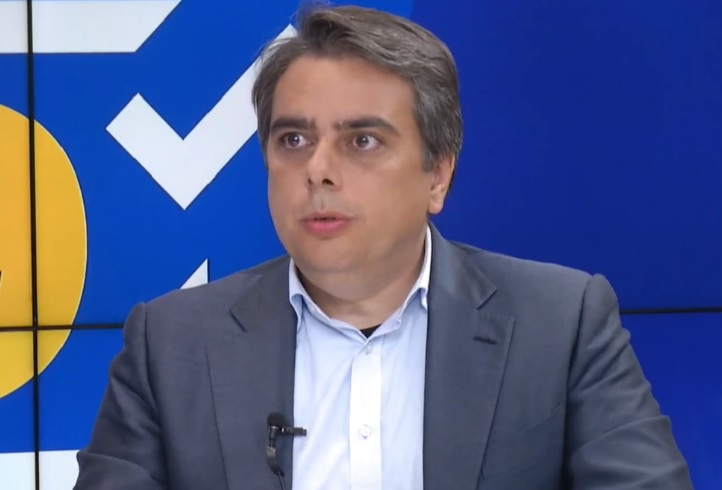 Симеон Дянков разби предизборна лъжа на Асен Василев с железен факт