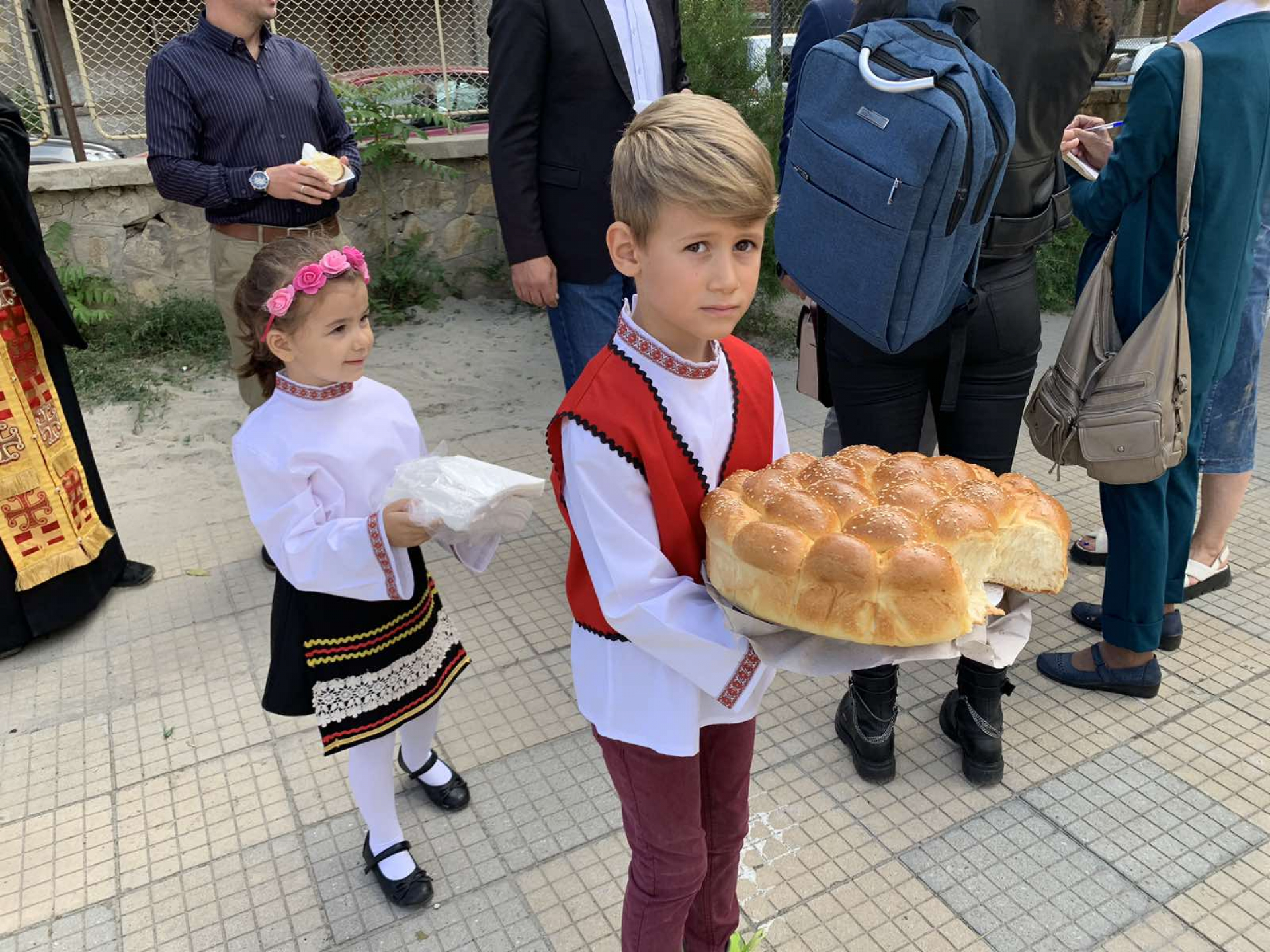Община Пловдив продължава с инвестициите в дворните пространства на училищата