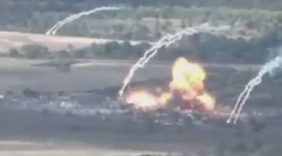 ВИДЕО от войната: Зрелищен удар на руски Су-25 срещу украински войски