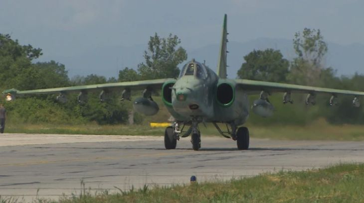 Извънредно! Наш бомбардировач се разби в Безмер, парашутът на пилота не се отворил!