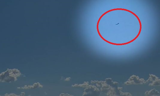 Ексклузивно ВИДЕО показва бомбардировача, малко преди да се разбие край Безмер