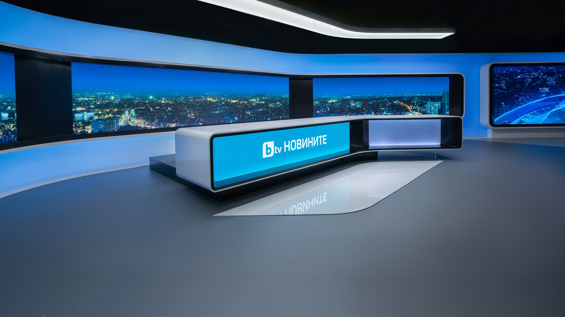Големи рокади с водещи на bTV, ето кой на кого взима топлия стол 