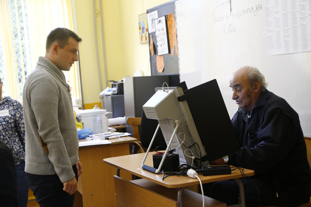 "Галъп": 10,3% избирателна активност към 11 часа