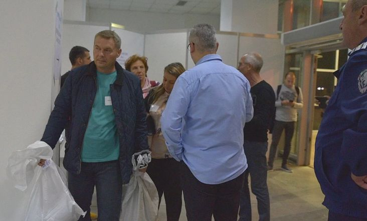 Почна се: Първи вот на пловдивчани пристигна в... СНИМКИ