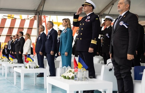 Олена Зеленска пусна на вода новата украинска бойна... СНИМКИ
