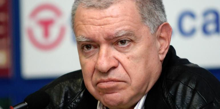 Проф. Константинов изчисли по колко депутата са спечелили партиите от гласуването зад граница 