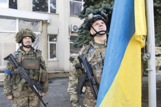 ВСУ издигнаха украинския флаг над Лиман, руската армия води настъпление на други 2 ключови направления и скова в котел...